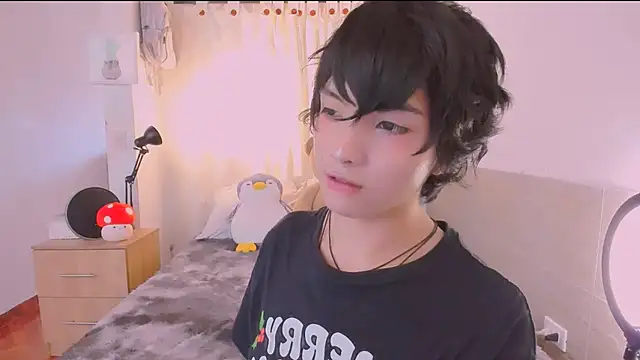 AllanYong18 online show from March 2026 12:36:01 PM