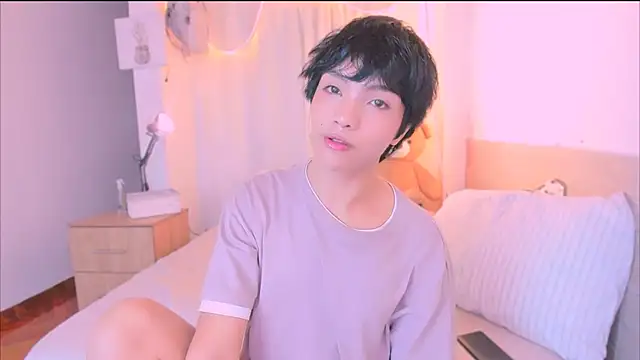 AllanYong18 online show from November 2025 10:53:02 AM