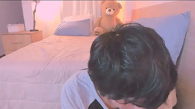 AllanYong18 online show from December 2025 10:39:01 AM