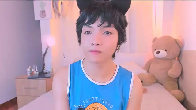 AllanYong18 online show from October 2025 09:22:01 AM