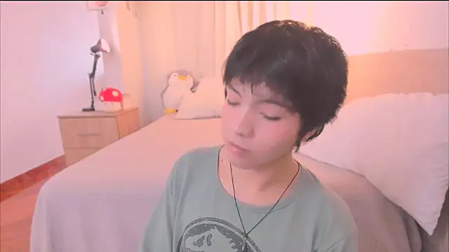 AllanYong18 online show from February 2026 01:20:01 PM