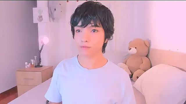 AllanYong18 online show from September 2025 10:10:02 AM