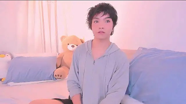 AllanYong18 online show from January 2026 12:44:02 PM