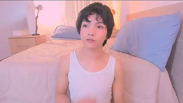 AllanYong18 online show from December 2025 12:15:01 PM