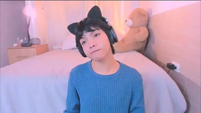 AllanYong18 online show from September 2025 07:36:01 AM