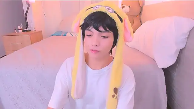 AllanYong18 online show from October 2025 07:53:02 AM