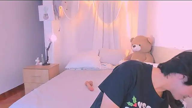 AllanYong18 online show from September 2025 05:36:01 AM