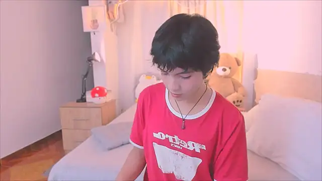 AllanYong18 online show from February 2026 09:38:01 AM