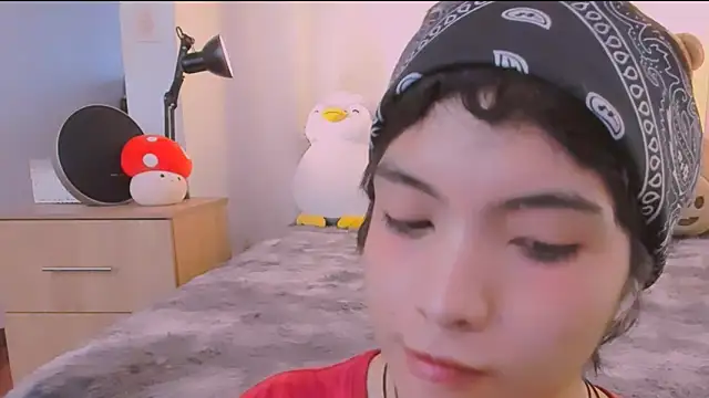 AllanYong18 online show from March 2026 12:10:02 PM