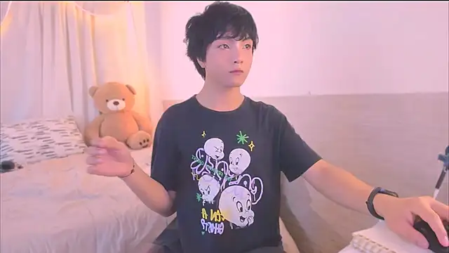 AllanYong18 online show from November 2025 04:16:02 AM