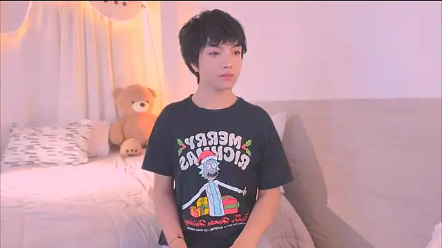 AllanYong18 online show from November 2025 01:04:02 PM