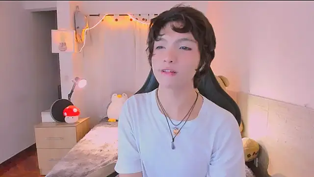 AllanYong18 online show from April 2026 09:01:01 AM