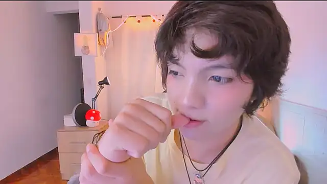 AllanYong18 online show from April 2026 09:14:02 AM