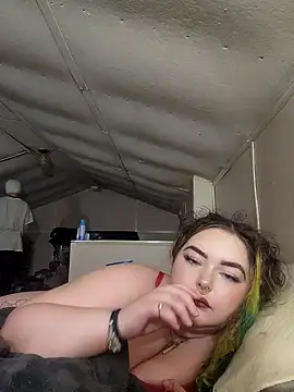 Snapshot of LitHippieBaby420 chatting on January 2025 02:23:01 AM LitHippieBaby420 online show from January 2025 02:23:01 AM