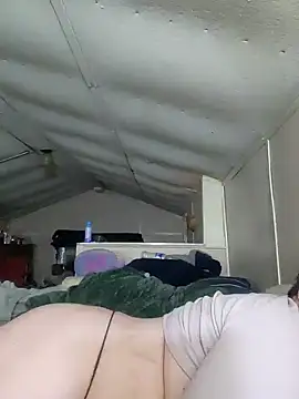 Snapshot of LitHippieBaby420 chatting on January 2025 10:35:02 PM LitHippieBaby420 online show from January 2025 10:35:02 PM