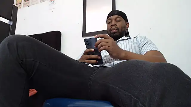 Snapshot of strong__anthony chatting on June 2026 04:04:02 PM strong anthony online show from June 2026 04:04:02 PM