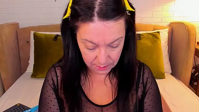SarahGrays online show from October 2025 08:10:01 PM