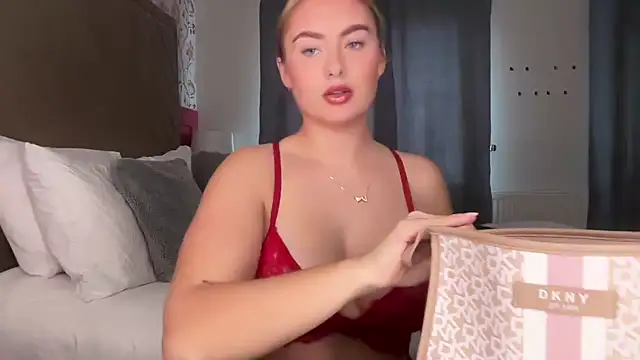 lucyRose xoxox online show from September 2025 09:01:01 AM