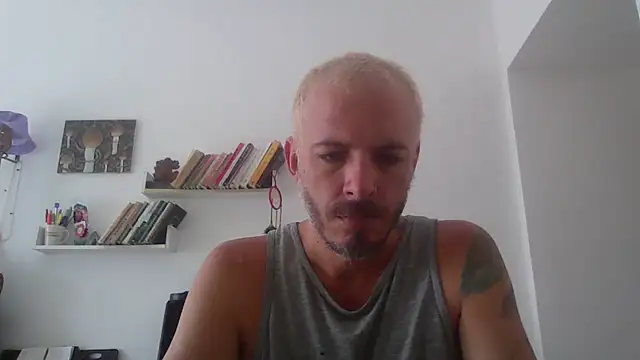 Snapshot of xtrppyx chatting on September 2025 10:44:02 AM xtrppyx online show from September 2025 10:44:02 AM