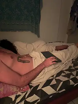 Snapshot of xtrppyx chatting on October 2025 05:32:02 AM xtrppyx online show from October 2025 05:32:02 AM