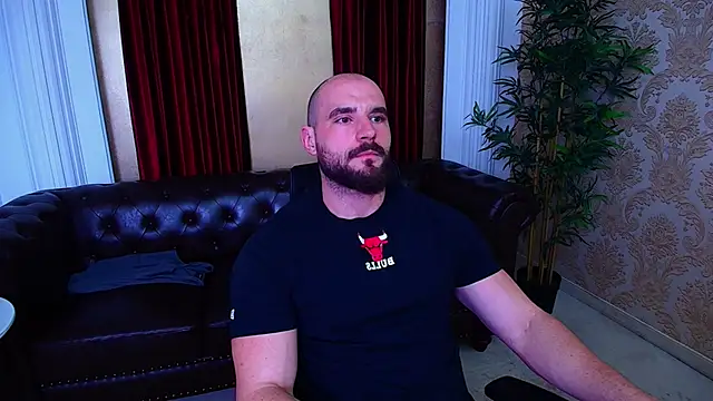 AdamJamesonn online show from October 2025 04:55:02 AM