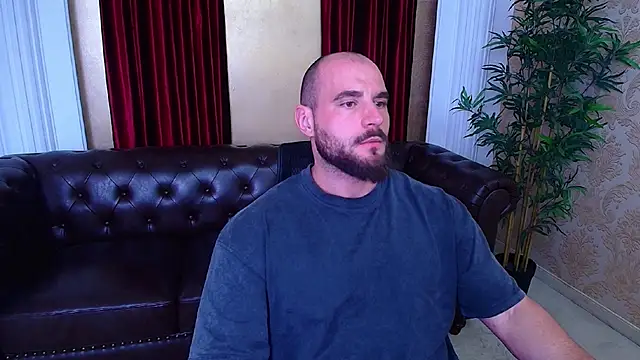 AdamJamesonn online show from October 2025 05:09:01 AM