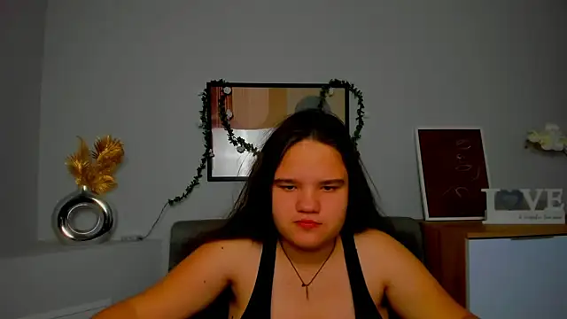 AdeleCruz online show from February 2025 01:02:01 PM