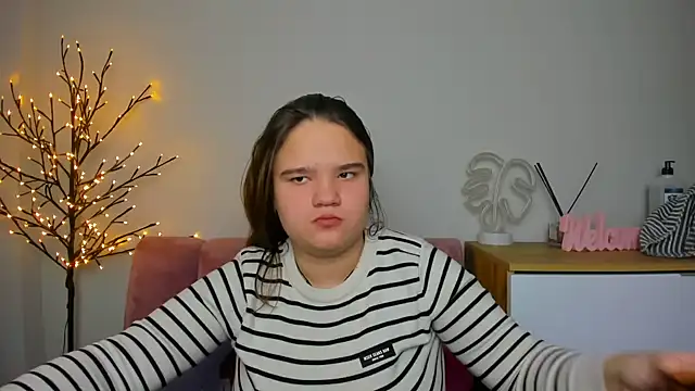AdeleCruz online show from February 2025 01:16:02 PM