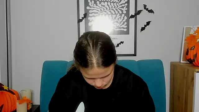 Snapshot of AdeleCruz chatting on November 2025 08:08:01 AM AdeleCruz online show from November 2025 08:08:01 AM