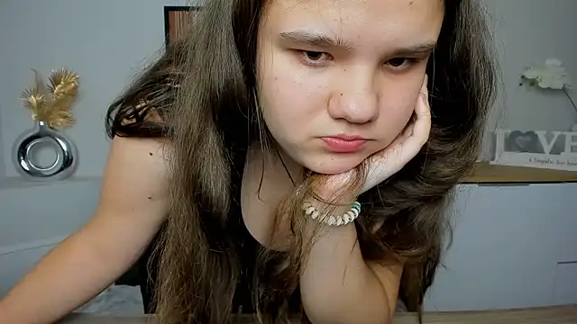 AdeleCruz online show from March 2025 04:44:01 PM