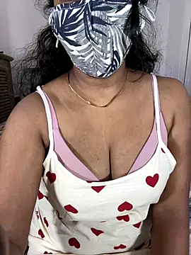 ArathyNambyarMallu online show from September 2025 09:01:01 AM