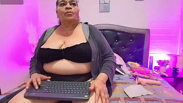 VickyBoobss online show from June 2026 12:32:01 PM