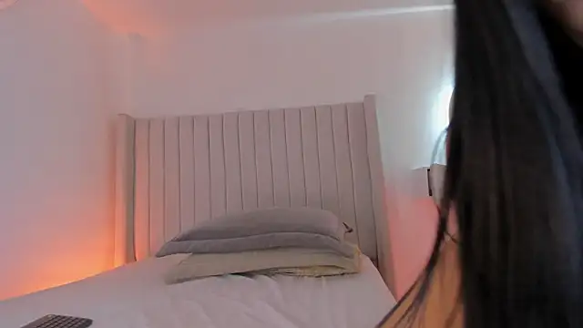 Karla Hudsson online show from March 2026 01:09:02 PM