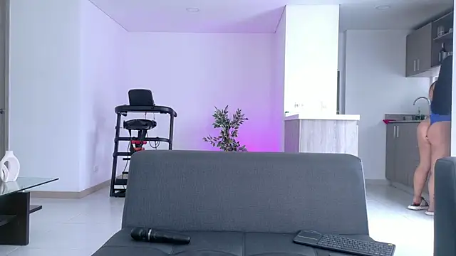 Karla Hudsson online show from October 2025 01:21:02 PM