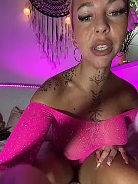 CheekyChels online show from September 2025 06:14:02 PM