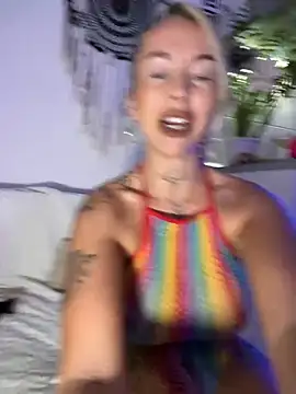 CheekyChels online show from December 2025 04:30:01 PM