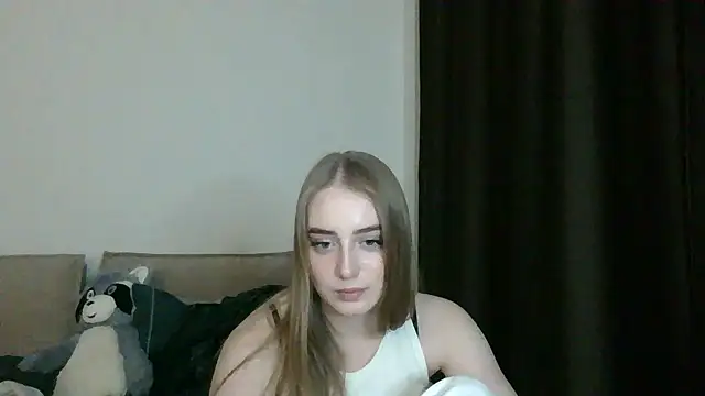 Snapshot of PriscillaSunset chatting on January 2025 11:27:01 PM PriscillaSunset online show from January 2025 11:27:01 PM