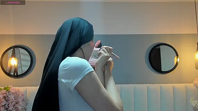 chelsea bolton  online show from March 2026 12:21:01 PM