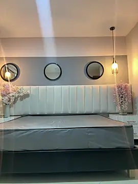 chelsea bolton  online show from April 2026 12:21:02 PM