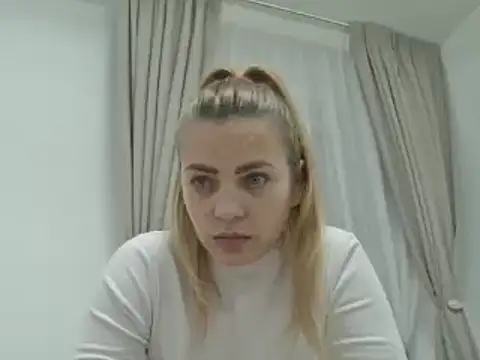 Snapshot of AnnaBell2025 chatting on January 2025 08:37:02 PM AnnaBell2025 online show from January 2025 08:37:02 PM