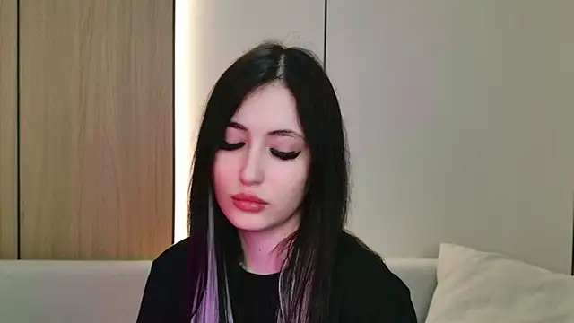 EmmaLawrens online show from April 2026 10:55:01 AM