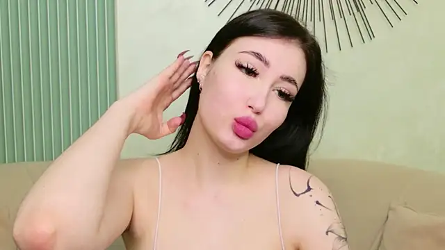 EmmaLawrens online show from June 2026 10:53:01 AM