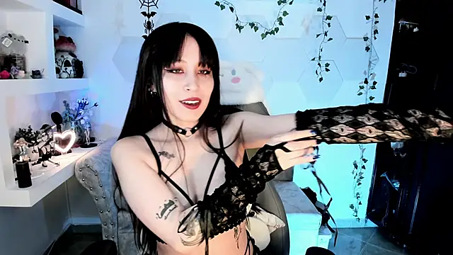 Effy Devalk online show from March 2025 02:29:01 PM