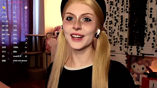 Emily  Mooree online show from October 2025 09:00:02 AM