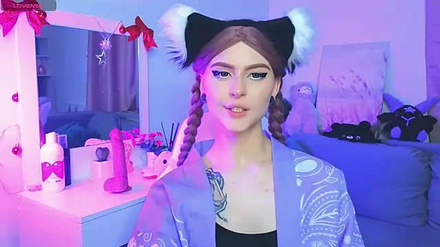 Emily  Mooree online show from January 2025 07:18:02 AM