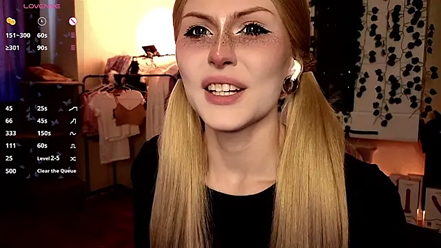 Emily  Mooree online show from October 2025 07:20:02 AM