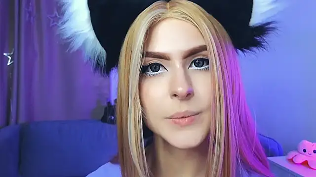 Emily  Mooree online show from February 2025 07:15:01 AM