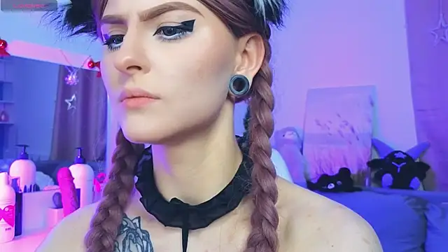 Emily  Mooree online show from January 2025 10:20:02 AM