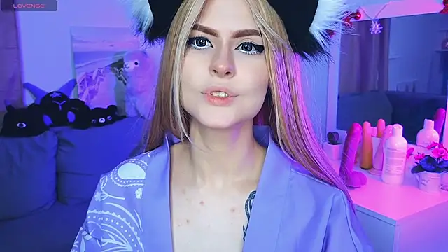 Emily  Mooree online show from February 2025 07:15:01 AM