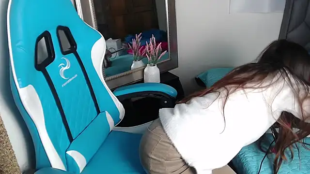 Aleska Miami online show from October 2025 03:02:02 PM